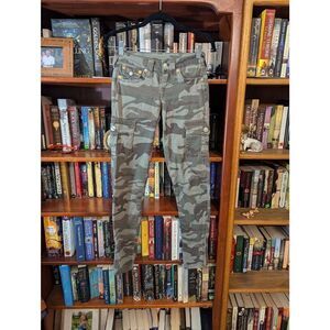 True Religion Women’s 24 Camo Utility Leggings Pants in Green Pockets